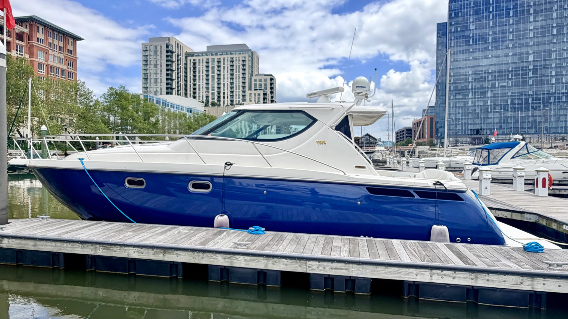 2009 Tiara Yachts 4300 Sovran - photo 1