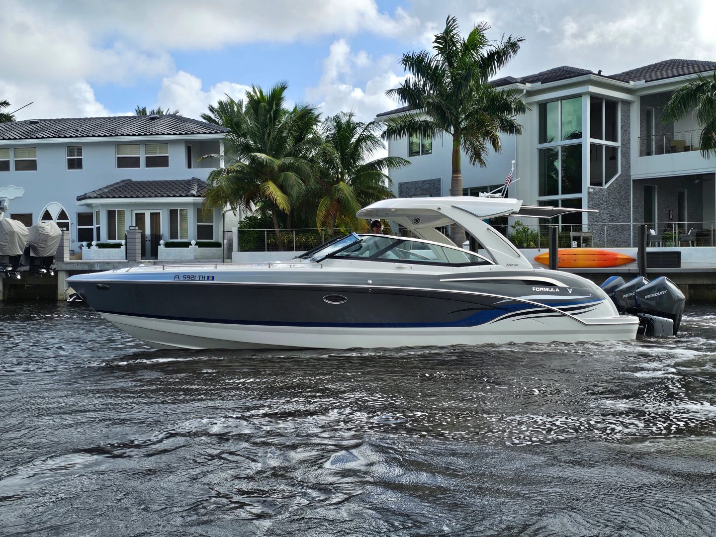 2023 Formula 350 Crossover Bowrider "OUTER SPACE" - photo 2