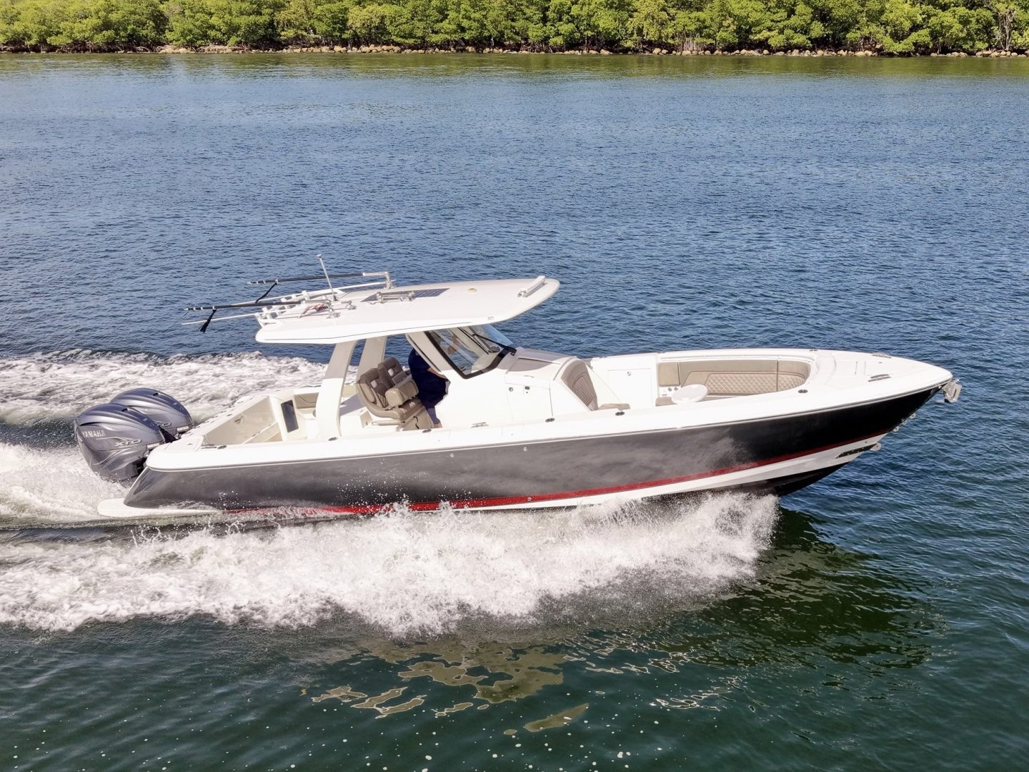 2019 Intrepid 345 Nomad SE - photo 2
