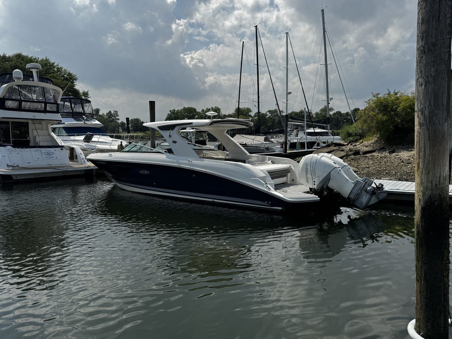 2021 Sea Ray 350 SLX - photo 2