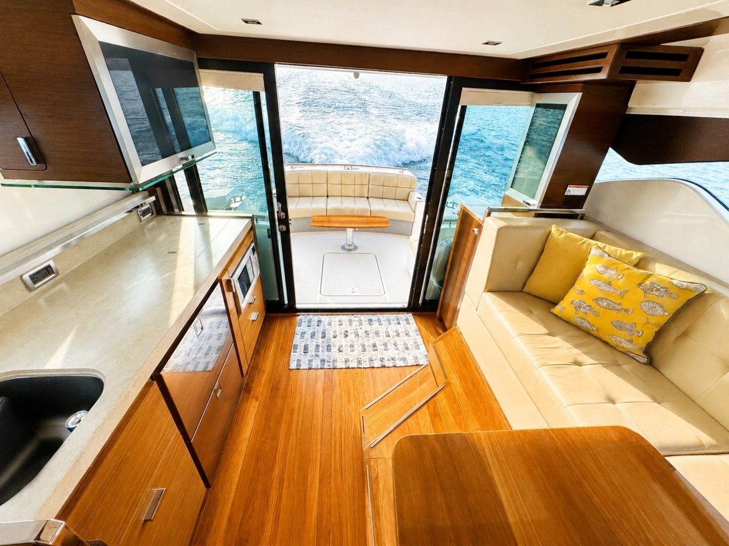 2016 Tiara Yachts 44 Coupe "Living' The HighLife" - photo 3