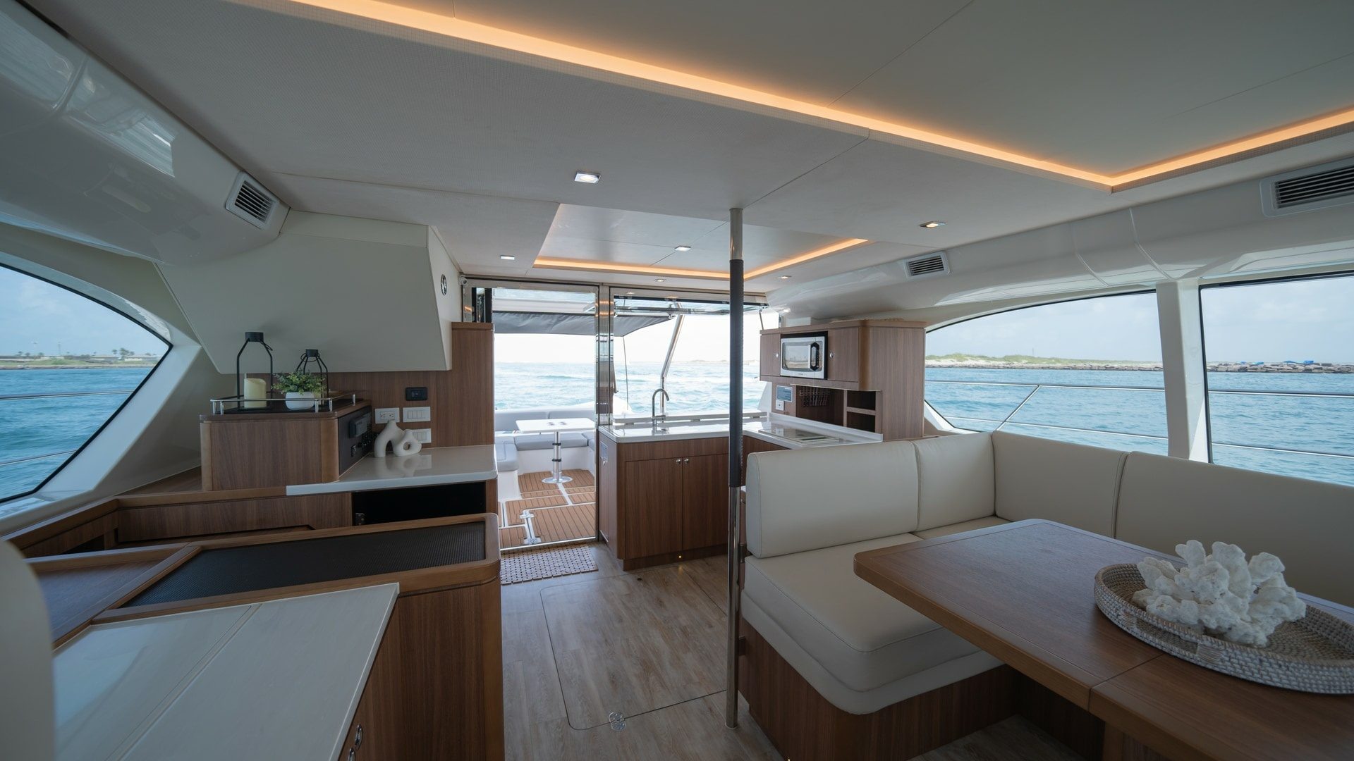2021 Aquila 44 Motor Yacht "Hey Beautiful" - photo 2