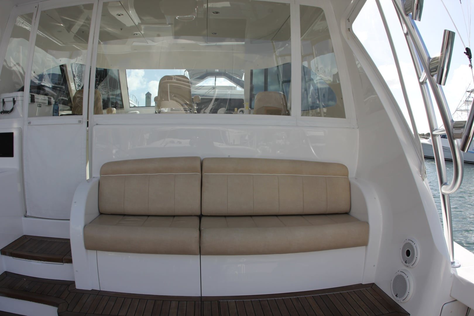 2020 Viking 44 Sport Coupe "Huckleberry" - photo 3