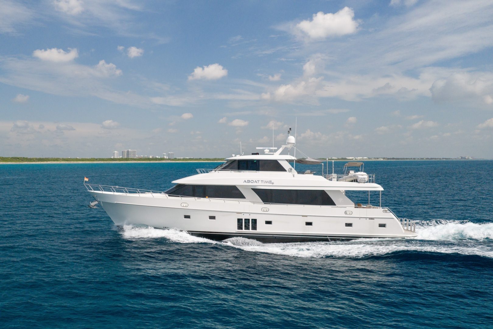 2013 Ocean Alexander 90 Sky Lounge Motor Yacht "ABOAT TIME" - photo 3