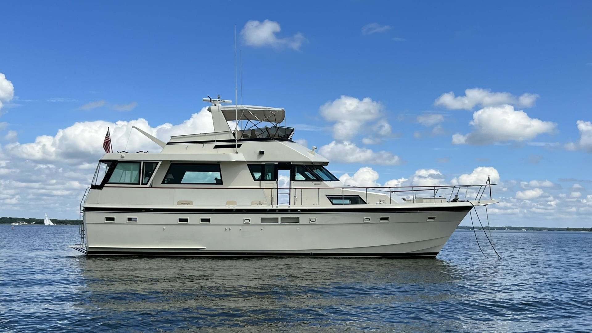 1987 Hatteras "Material Girl" - photo 1