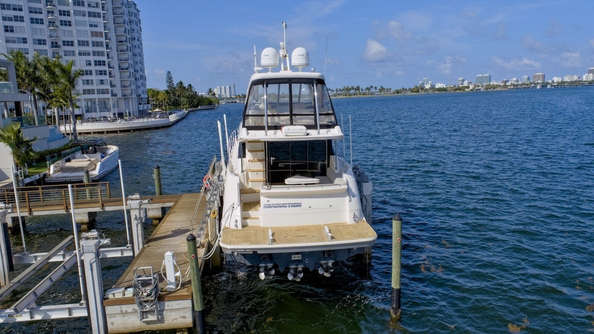 2017 Sea Ray L590 Flybridge "Seaduction" - photo 3