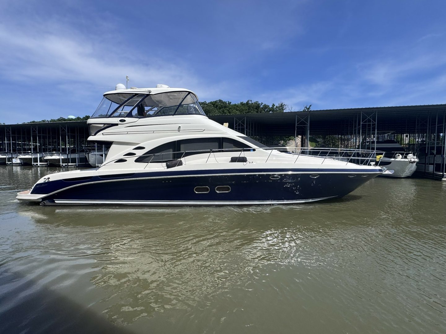 2005 Sea Ray 550 SEDAN BRIDGE - photo 2