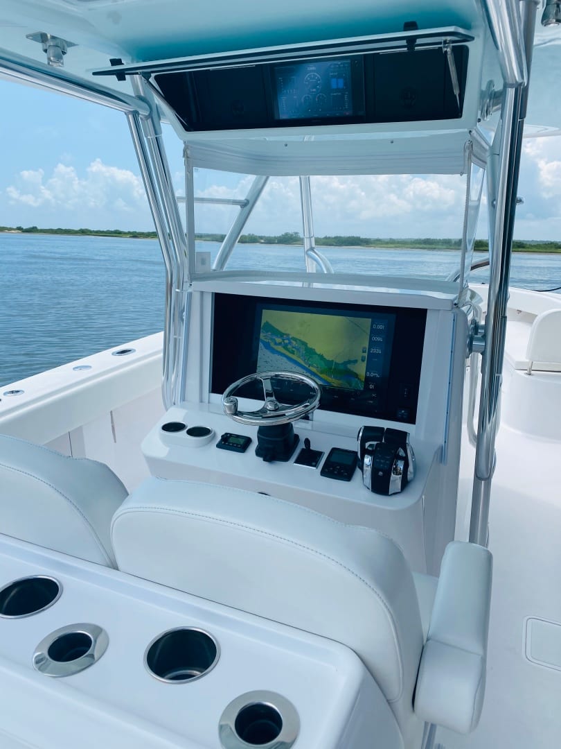 2019 Bahama 41 "Cameron Nicole" - photo 2