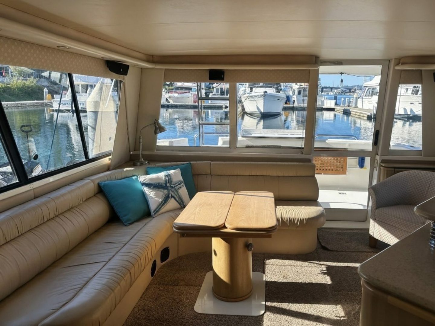 2001 Bayliner 4788 Pilothouse "BEACH HOUSE" - photo 2