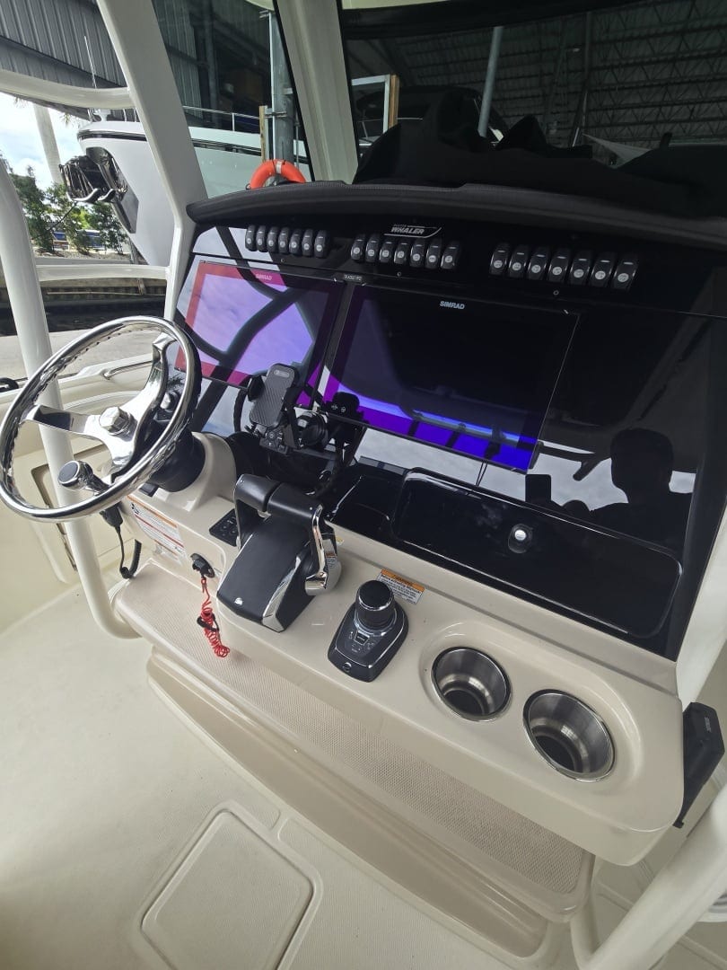2024 Boston Whaler 330 Outrage - photo 3