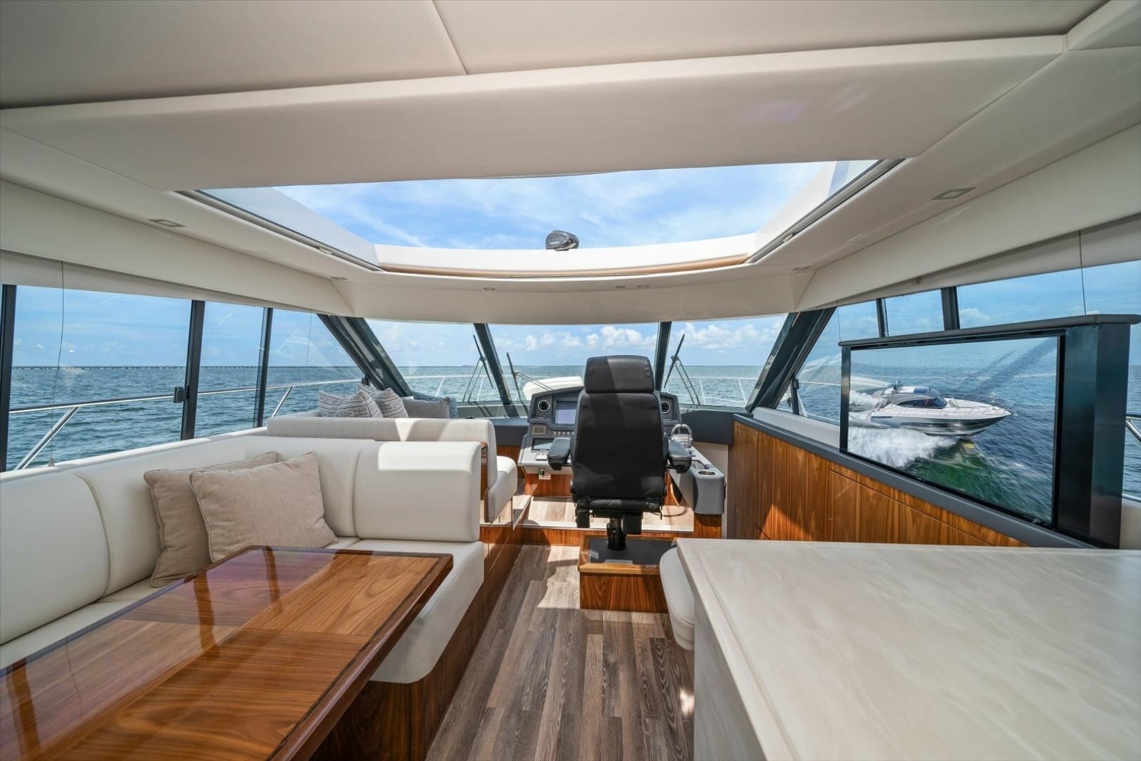 2023 Riviera 5400 Sport Yacht "MARITIME" - photo 3