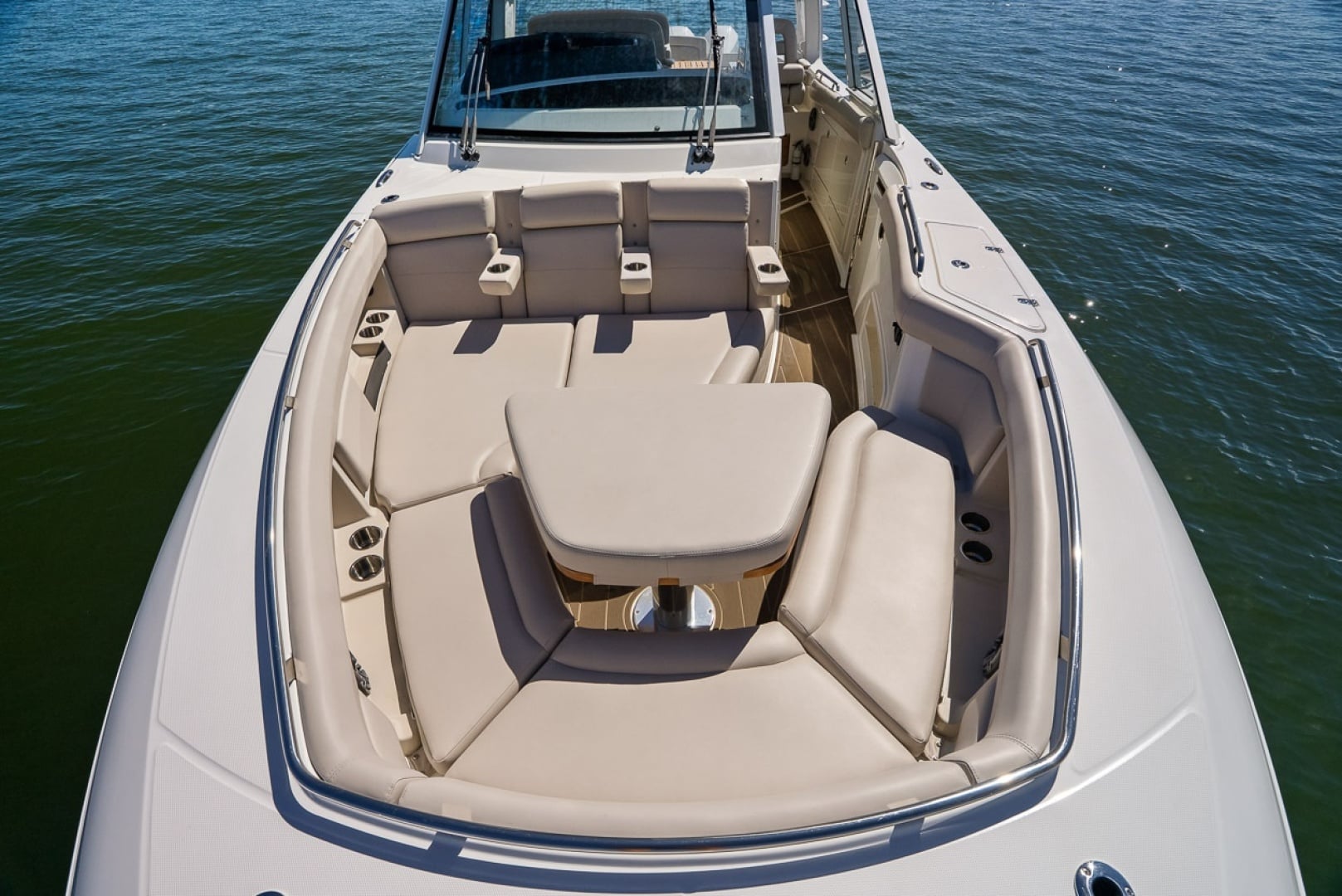 2020 Boston Whaler 380 Realm - photo 3