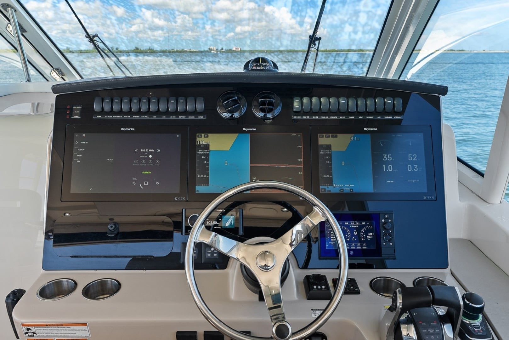 2020 Boston Whaler 380 Realm - photo 2