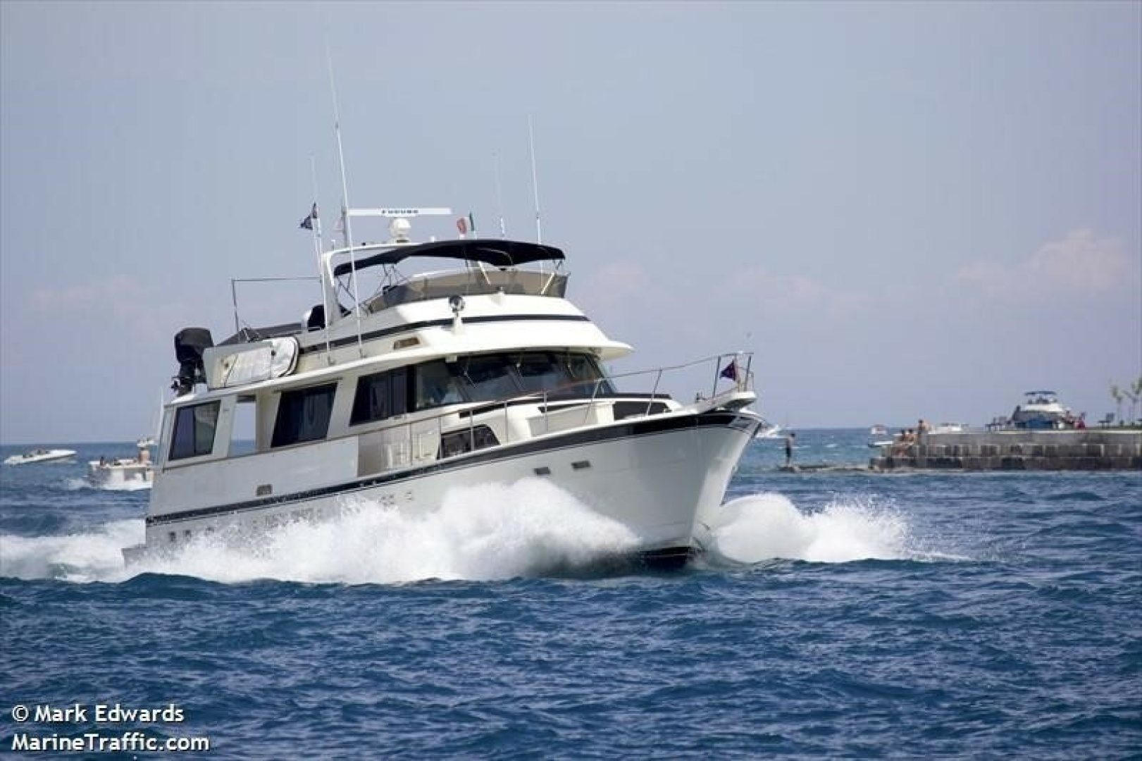 1986 Hatteras CPMY "Resolute" - photo 1