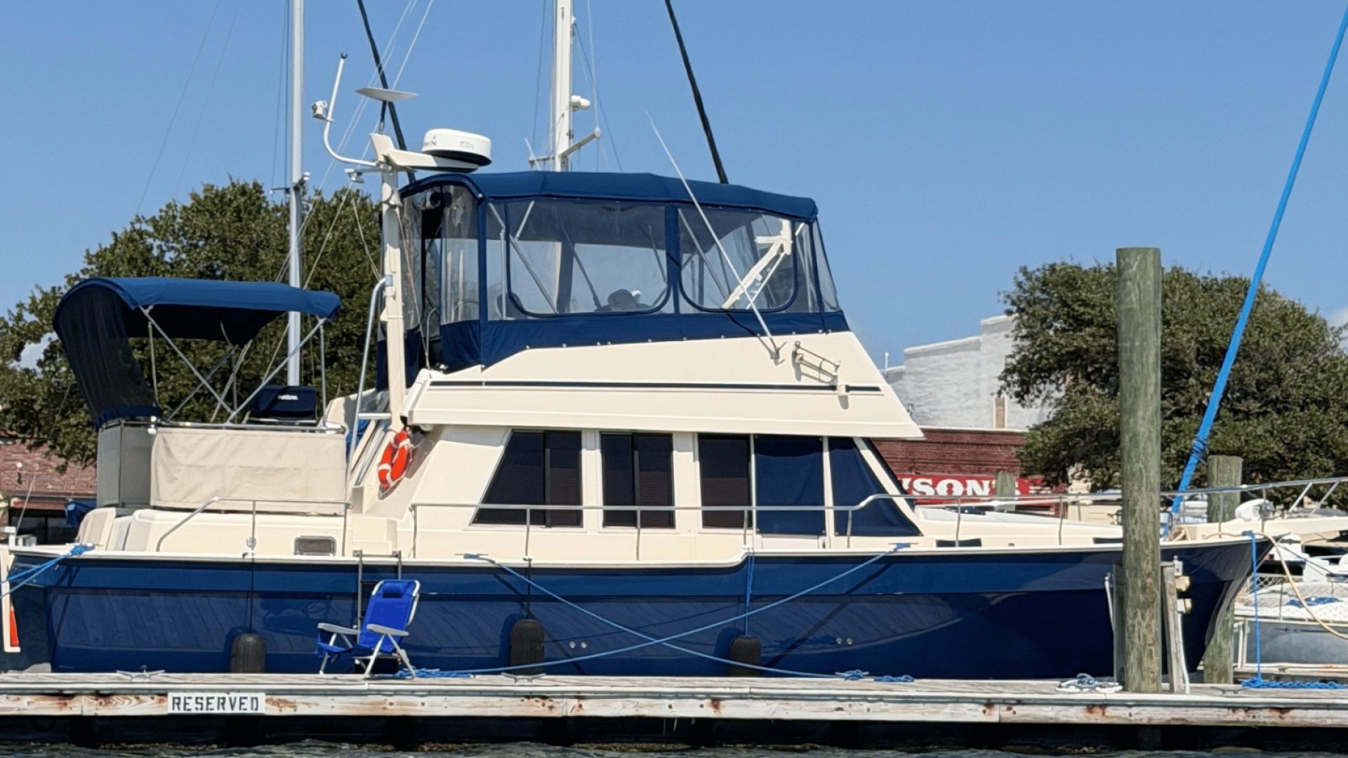 2006 Mainship 430 "Noah Genda" - photo 2