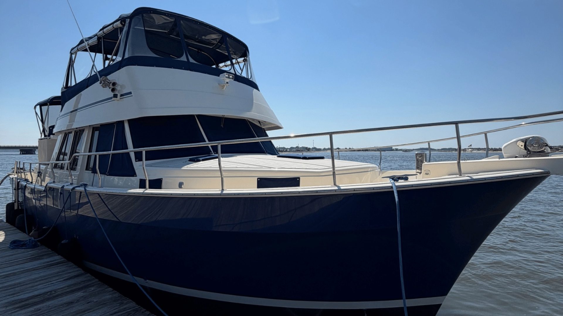 2006 Mainship 430 "Noah Genda" - photo 3