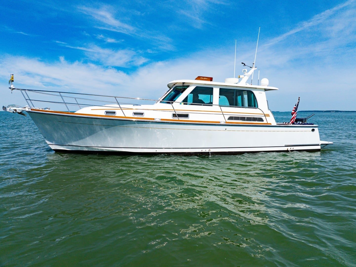 2010 Sabre 40 Sedan "Blue Skies" - photo 1