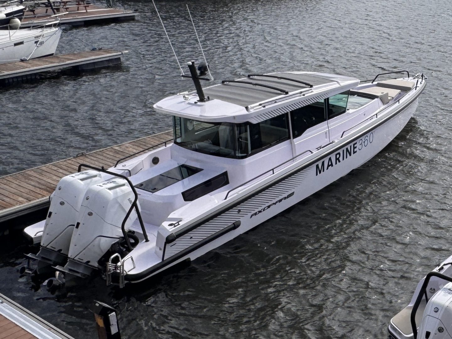 2025 Axopar 37 XC Cross Cabin - photo 2
