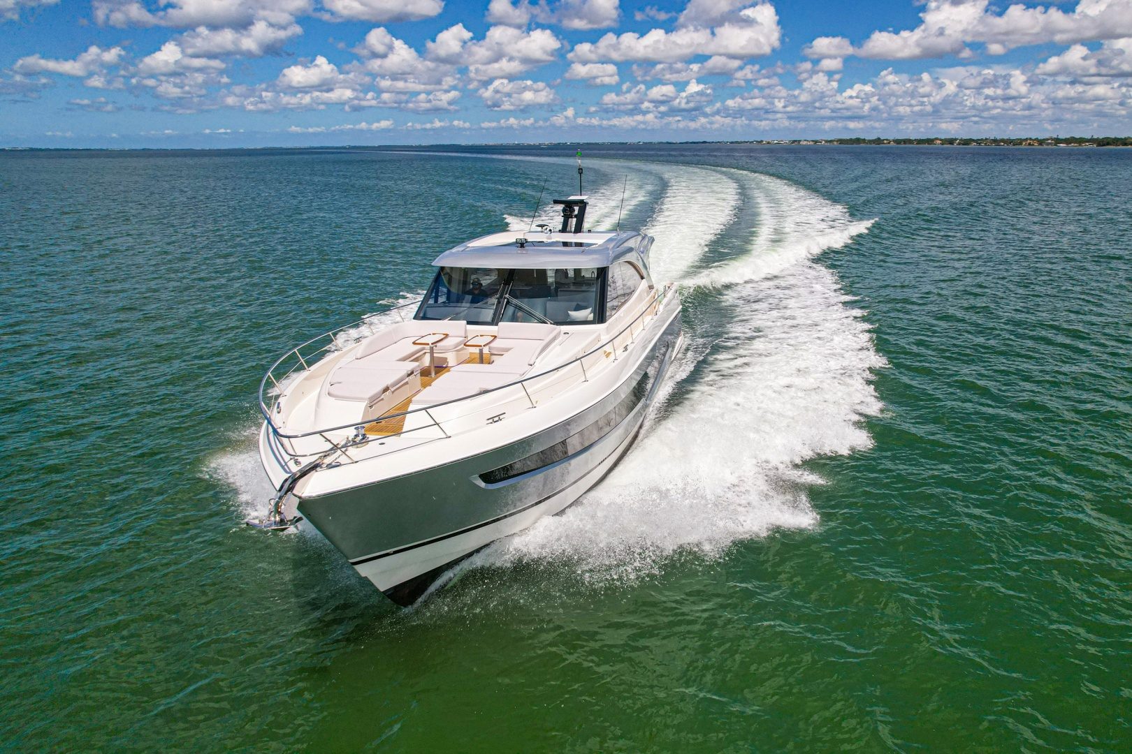 2025 Riviera 6800 Sport Yacht Platinum Edition "DON'T BACK OFF" - photo 3