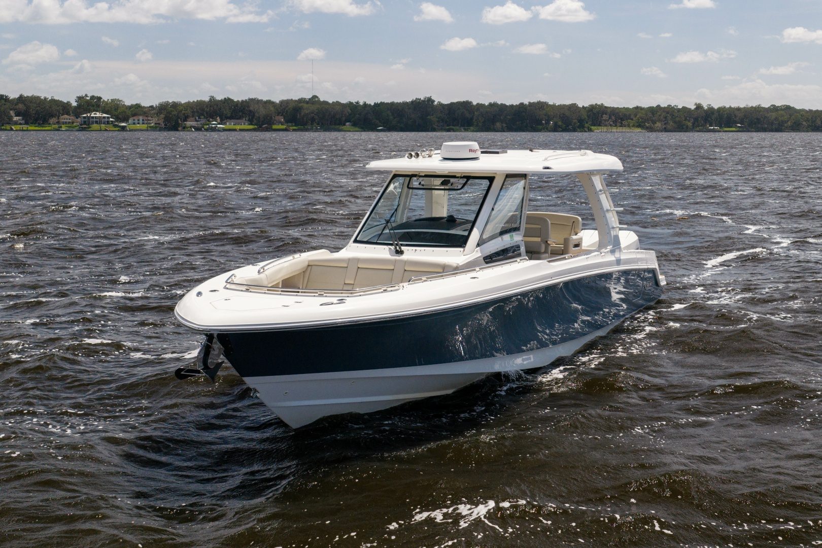 2021 Boston Whaler Realm - photo 2