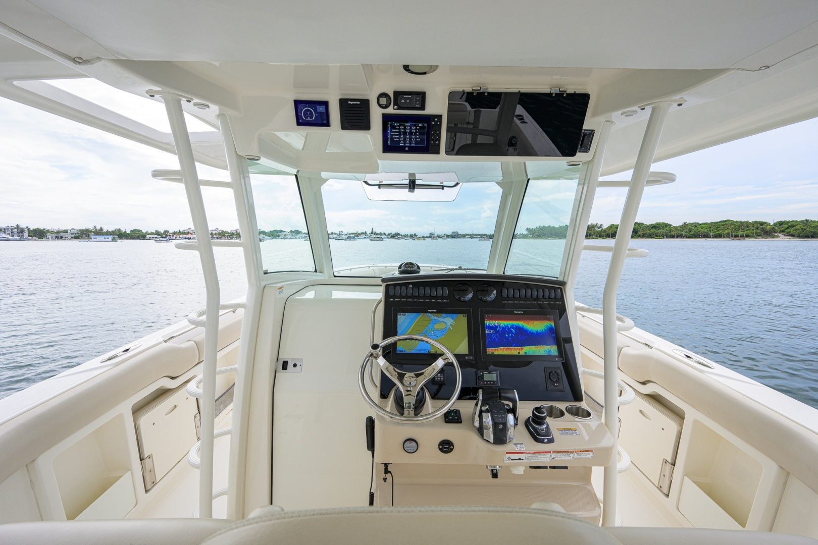2018 Boston Whaler 380 Outrage - photo 2