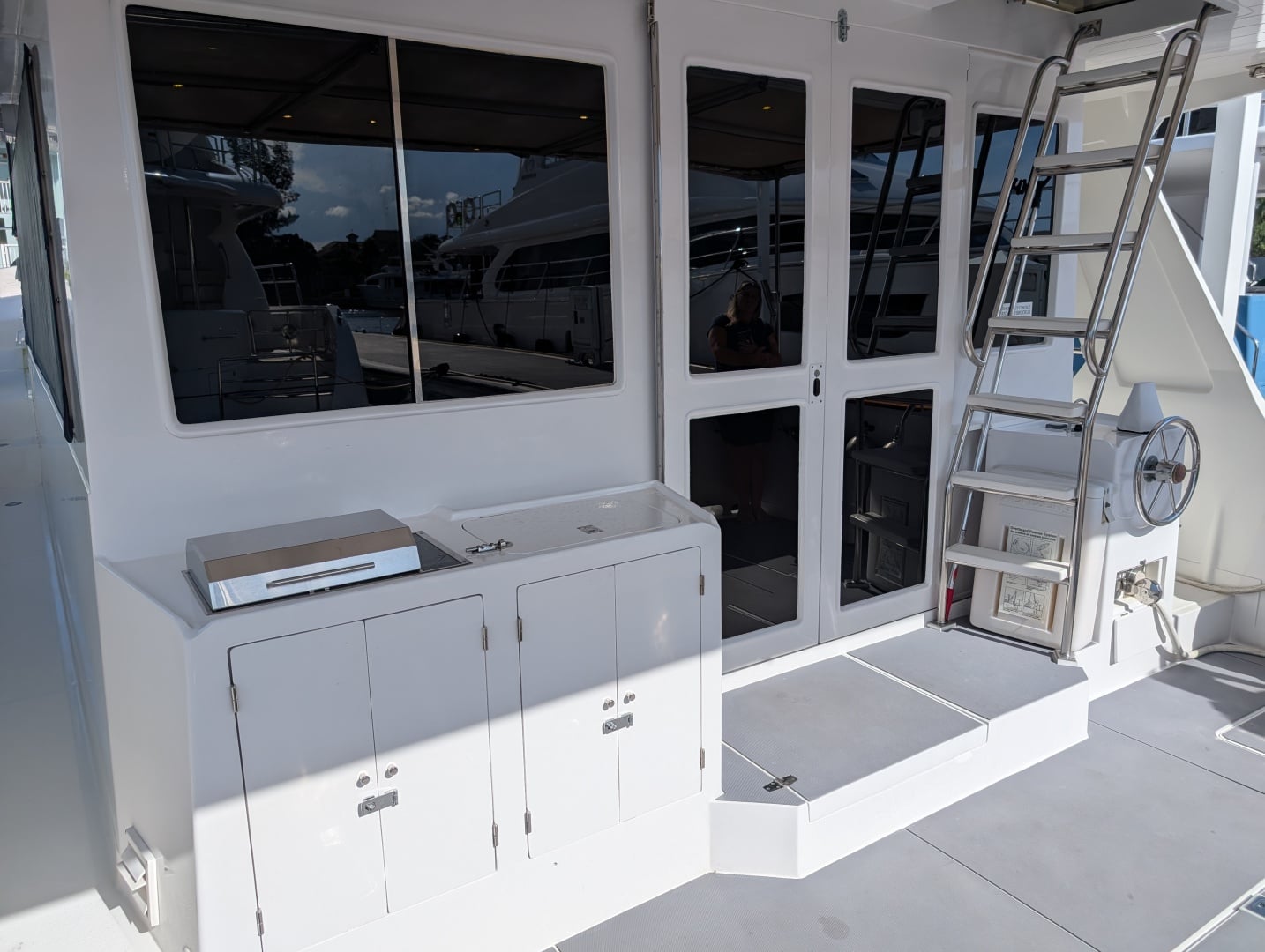 1997 Offshore Yachts Pilothouse Motor Yacht "Candide" - photo 2