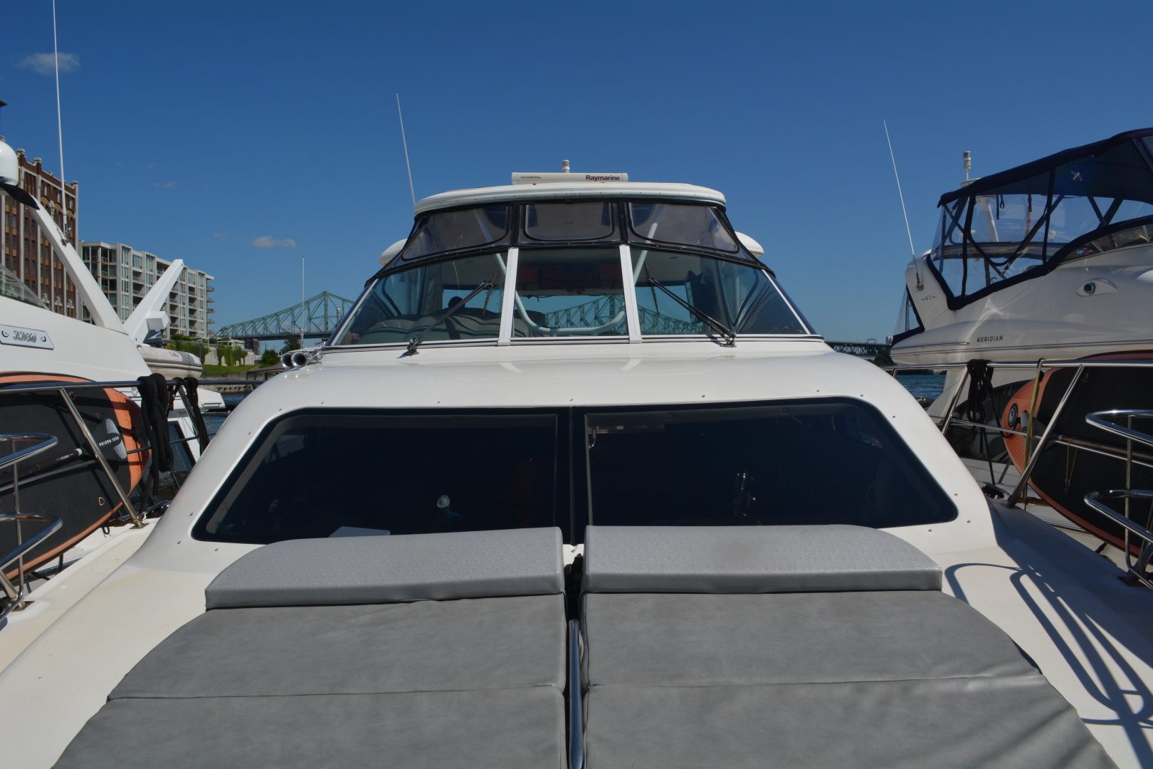 2007 Cruisers Yachts 455  Express Motoryacht - photo 3