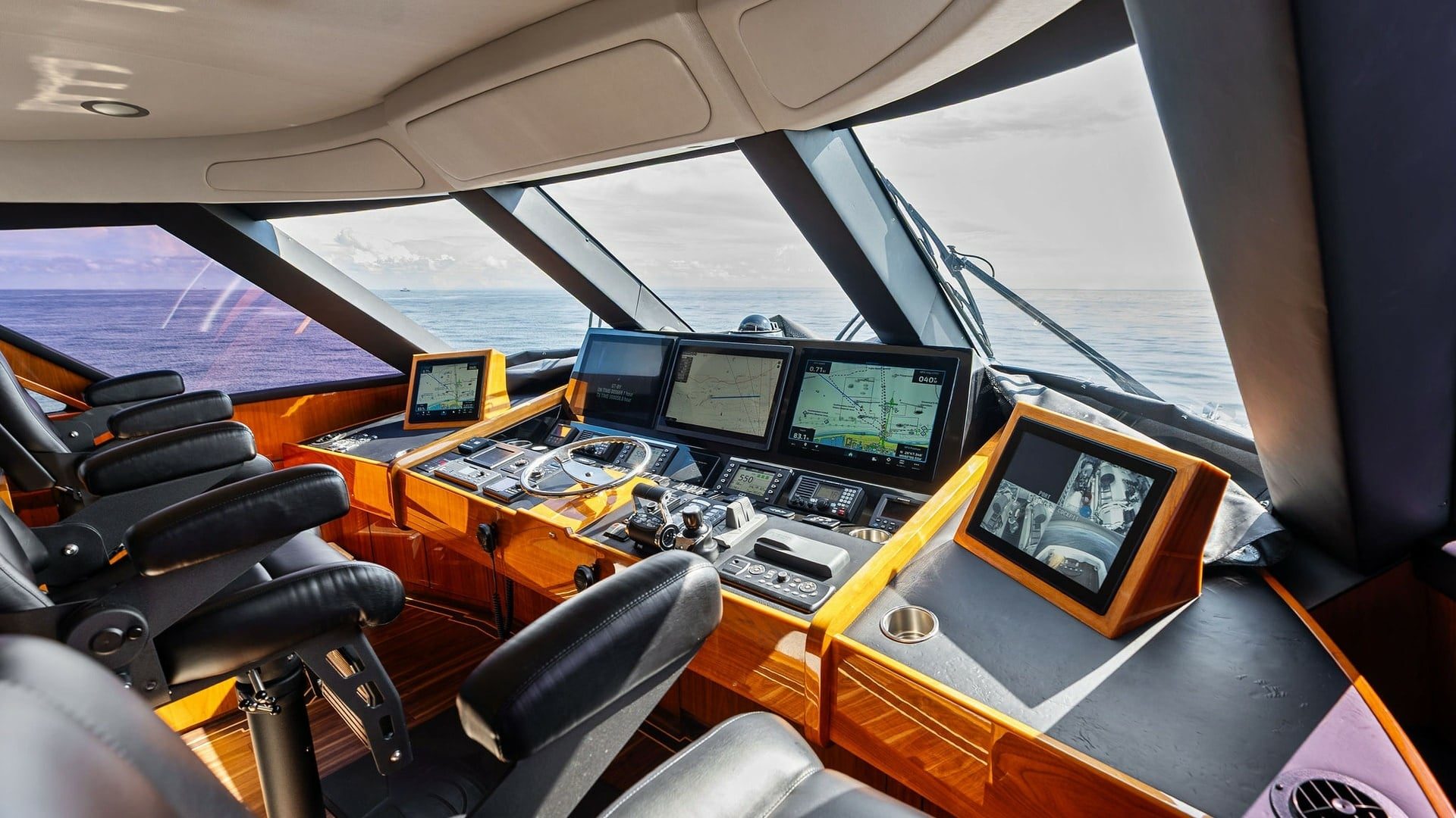 2017 Viking 80 Convertible "Aussie Rules" - photo 2