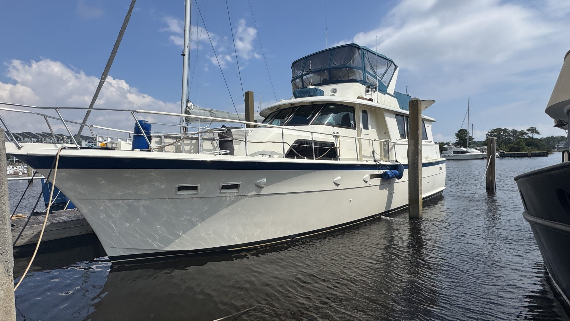 1985 Hatteras 53 Extended Deckhouse "3 Little Birds" - photo 2