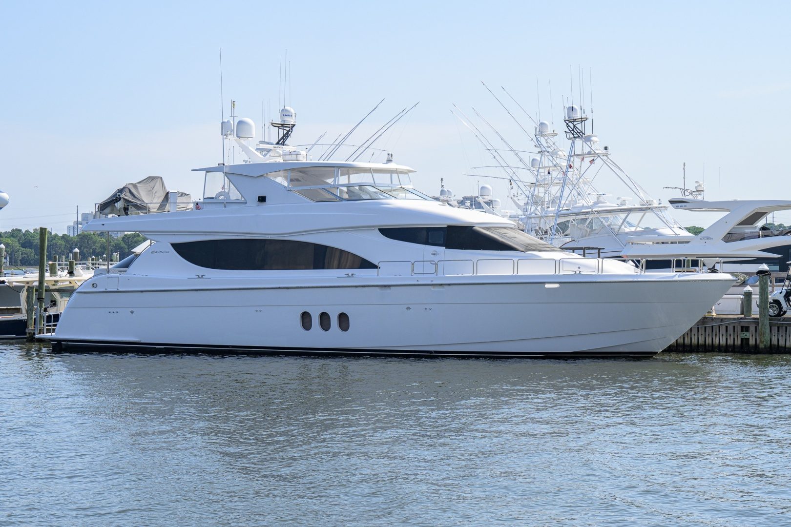 2013 Hatteras 80 Motor Yacht "WENDY I" - photo 3