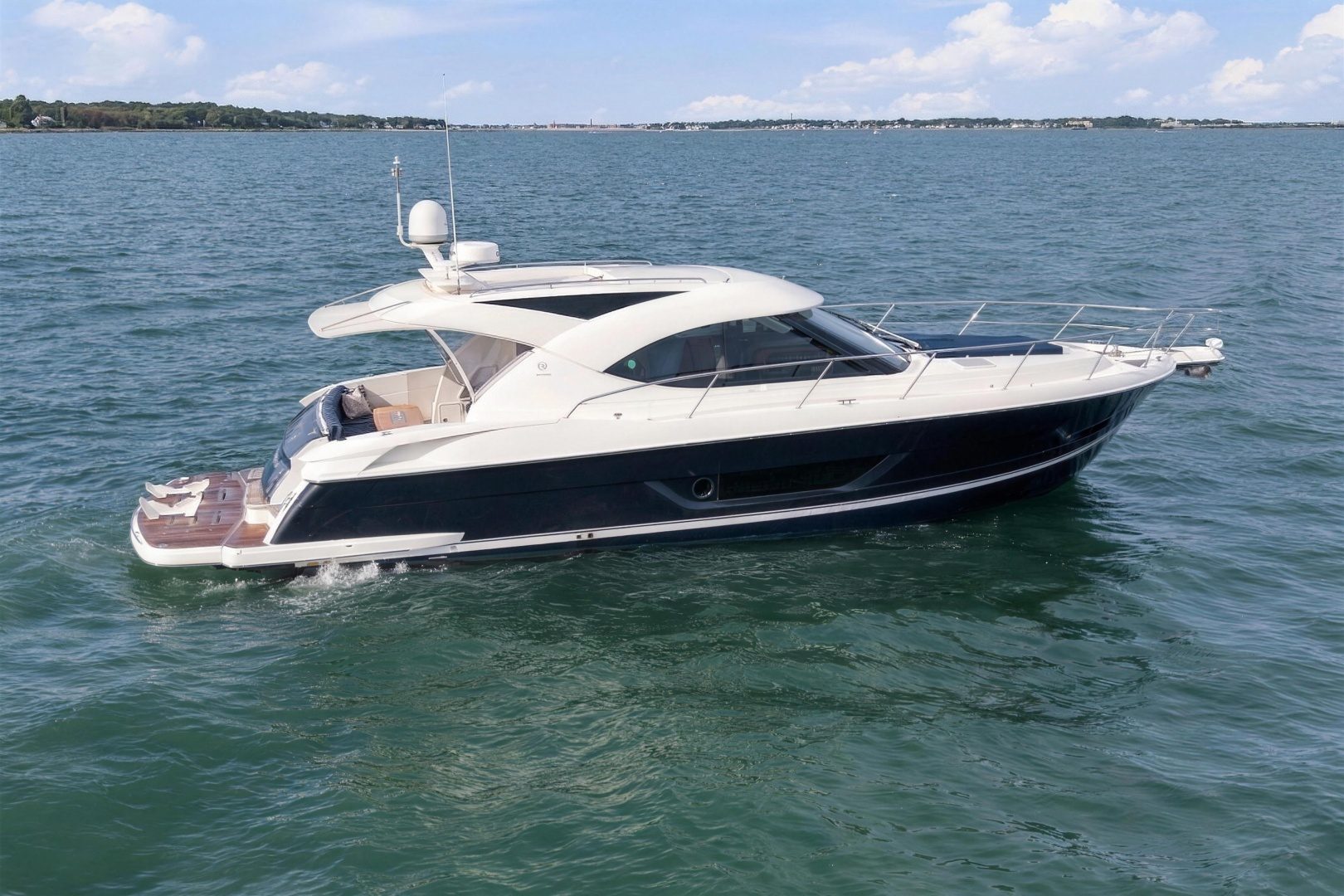 2015 Riviera 4400 Sport Yacht "Calrey II" - photo 3