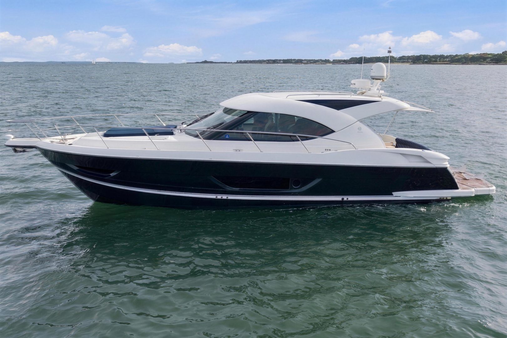 2015 Riviera 4400 Sport Yacht "Calrey II" - photo 1