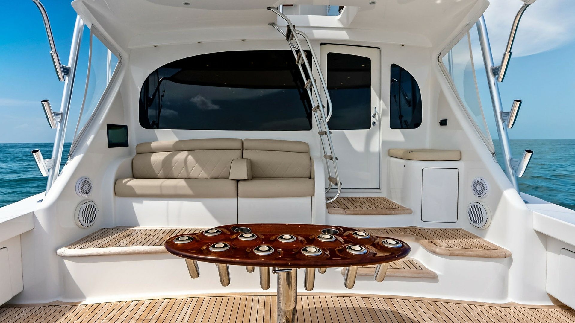 2018 Viking 62 Convertible "Rollin’ Deep" - photo 3