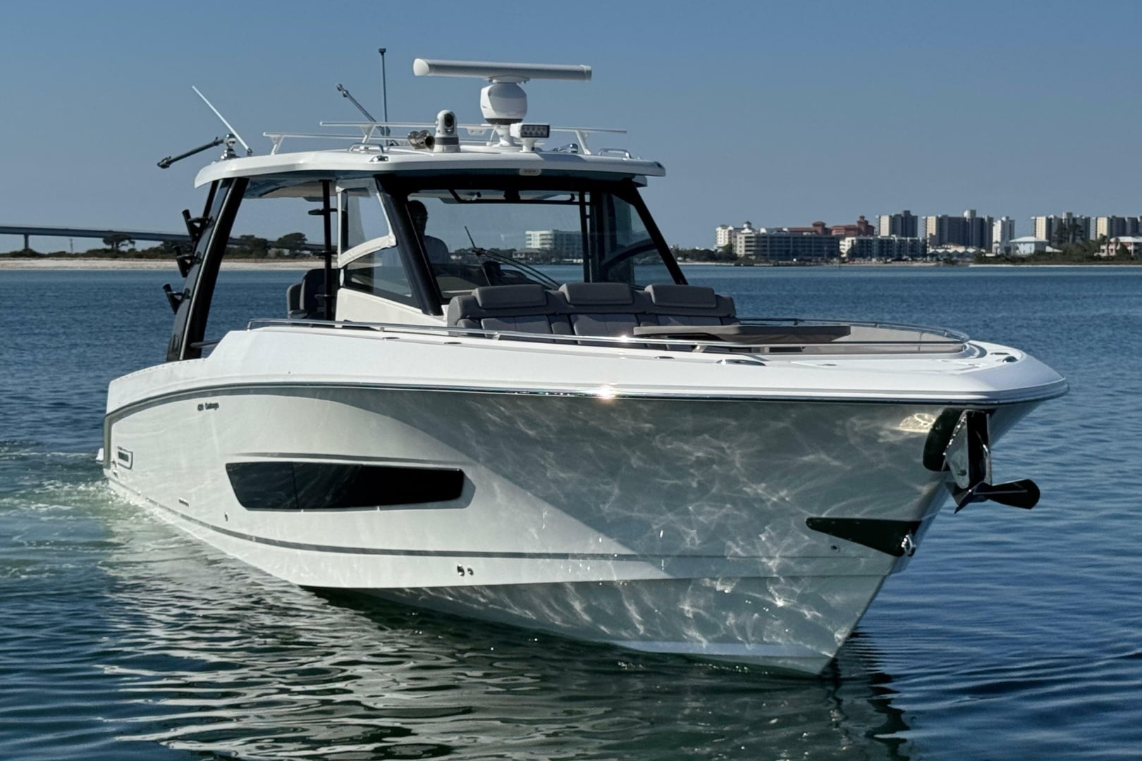 2021 Boston Whaler 420 Outrage "Da Wetta Da Betta" - photo 2