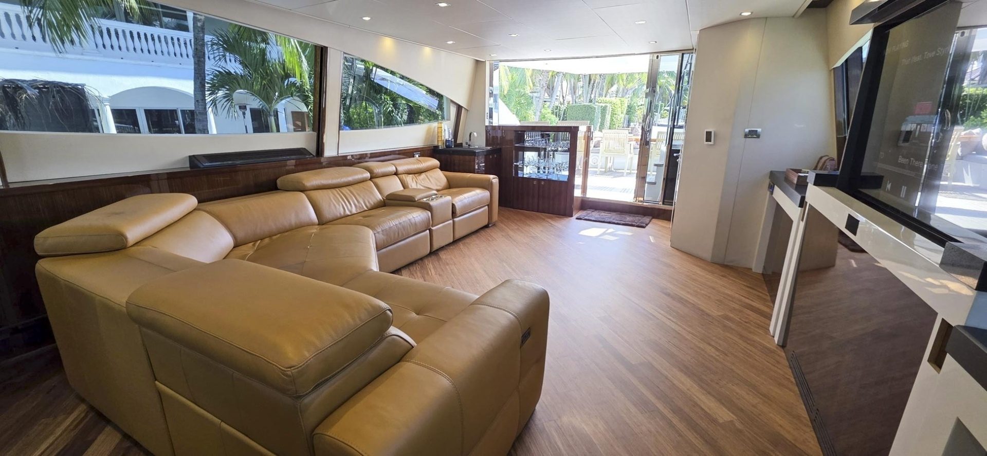2012 Lazzara Yachts LSX 92 "HELIOS" - photo 3