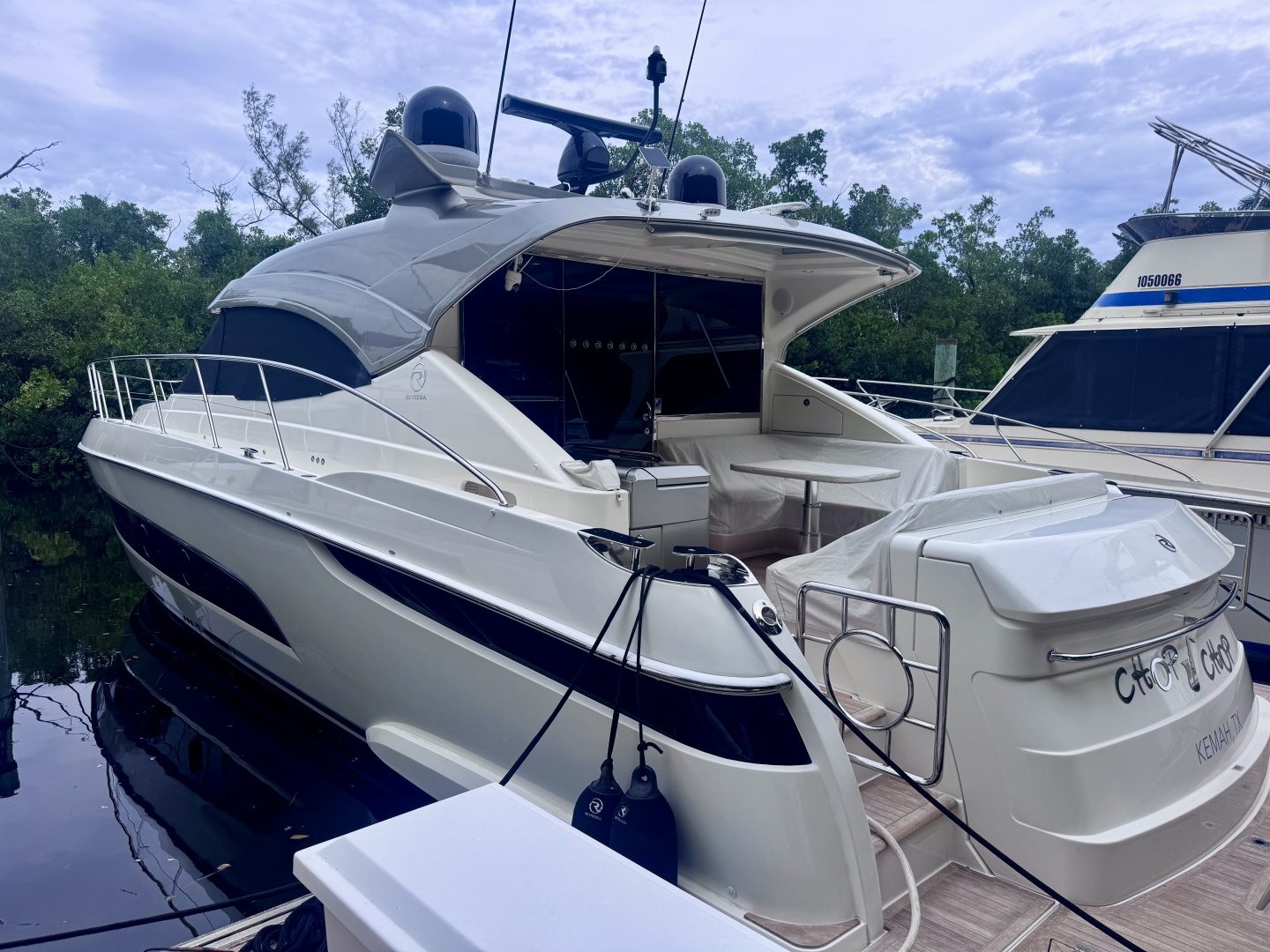 2020 Riviera 4800 Sport Yacht - photo 2