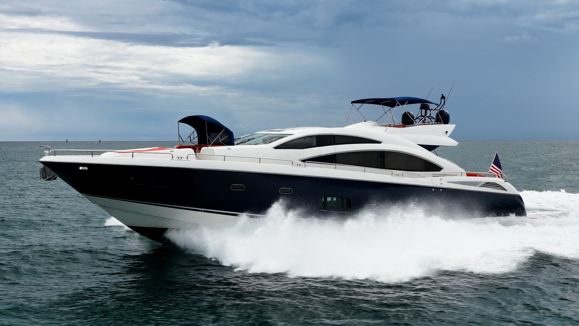 2009 Sunseeker Predator 84 "Victory Lane" - photo 3