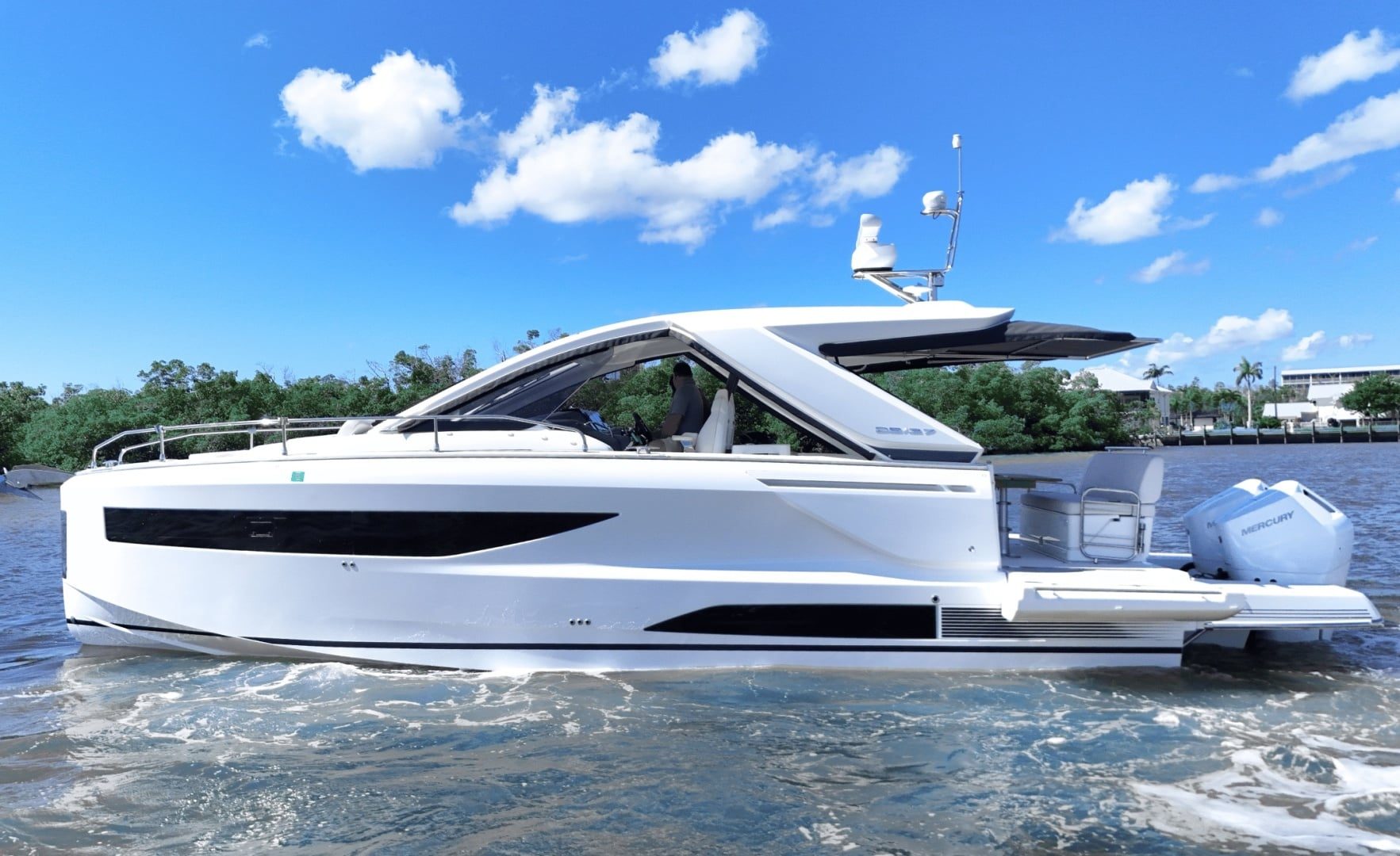 2025 Jeanneau DB37 - photo 2