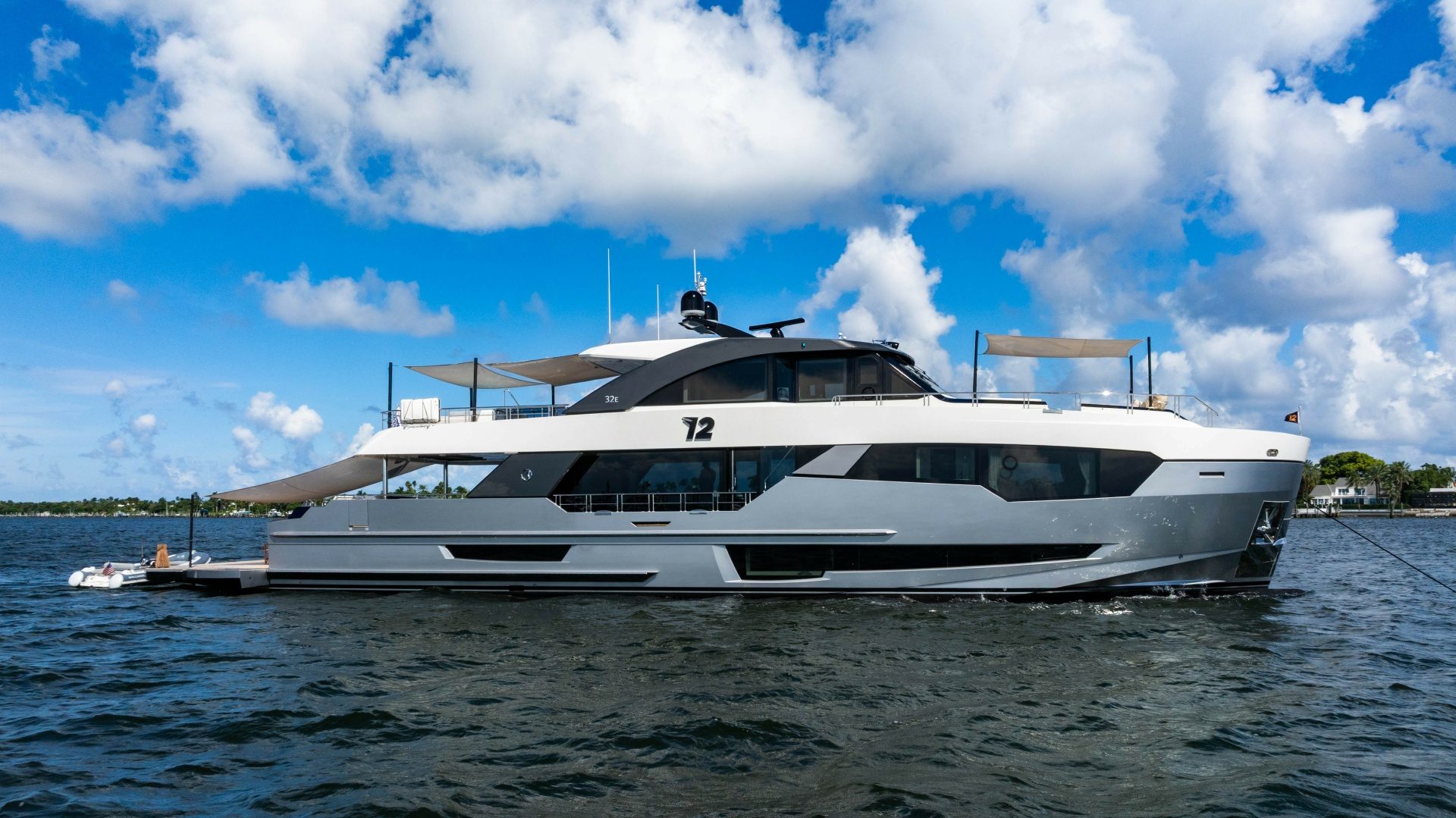 2023 Ocean Alexander 32 Explorer "M/Y 12" - photo 1