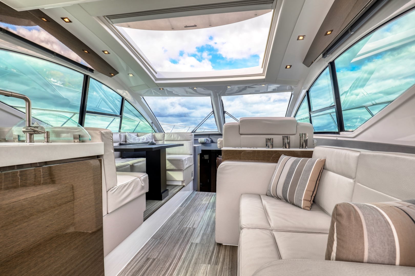 2018 Cruisers Yachts 54 Cantius "BLU WAVE" - photo 2