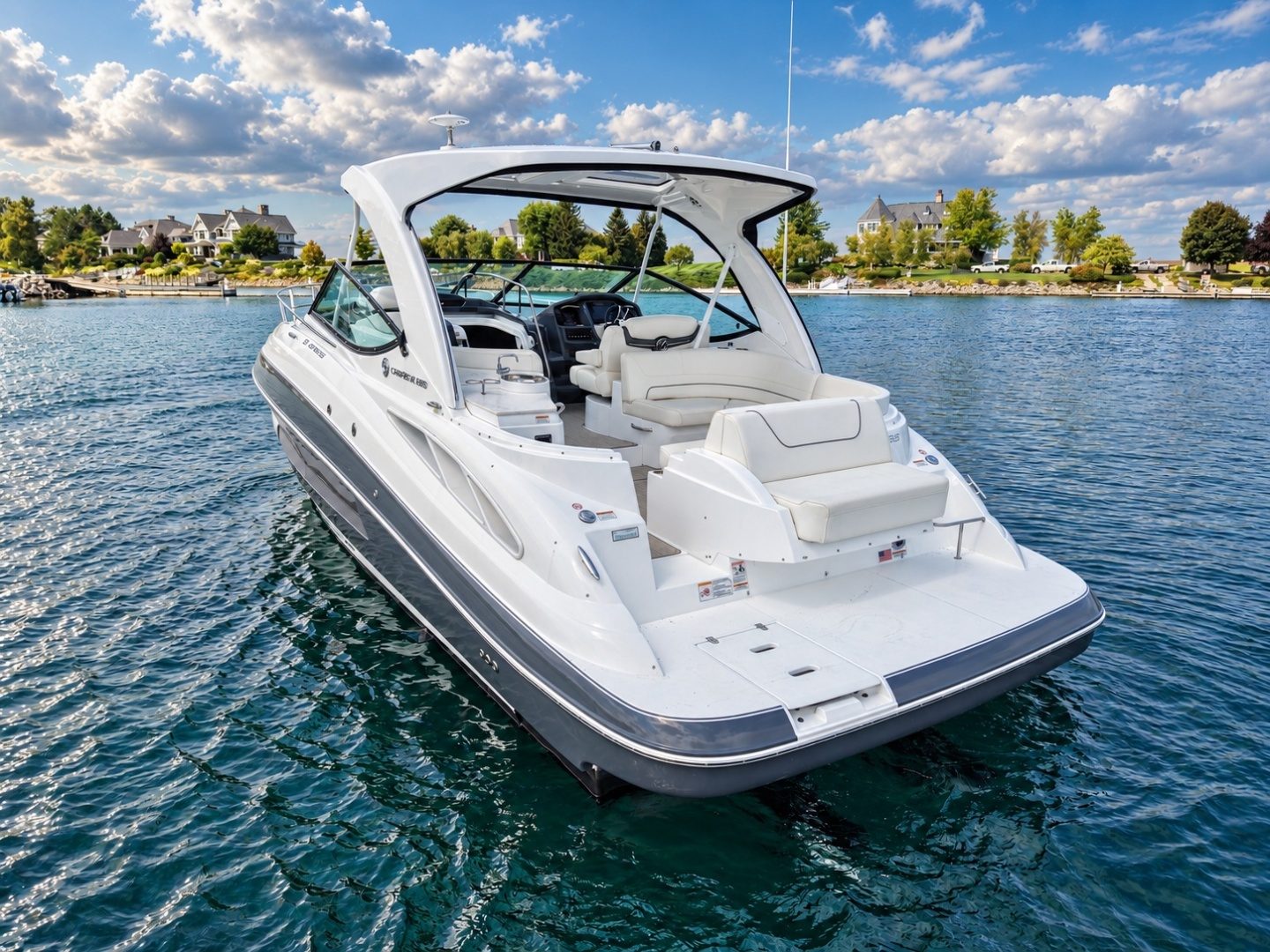 2020 Cruisers Yachts 35 Express - photo 2
