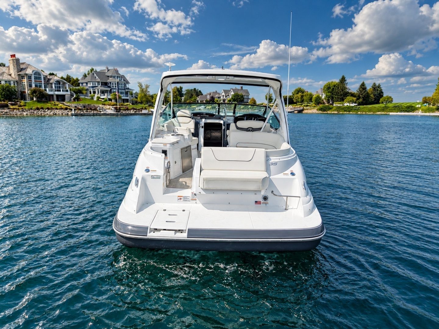 2020 Cruisers Yachts 35 Express - photo 3
