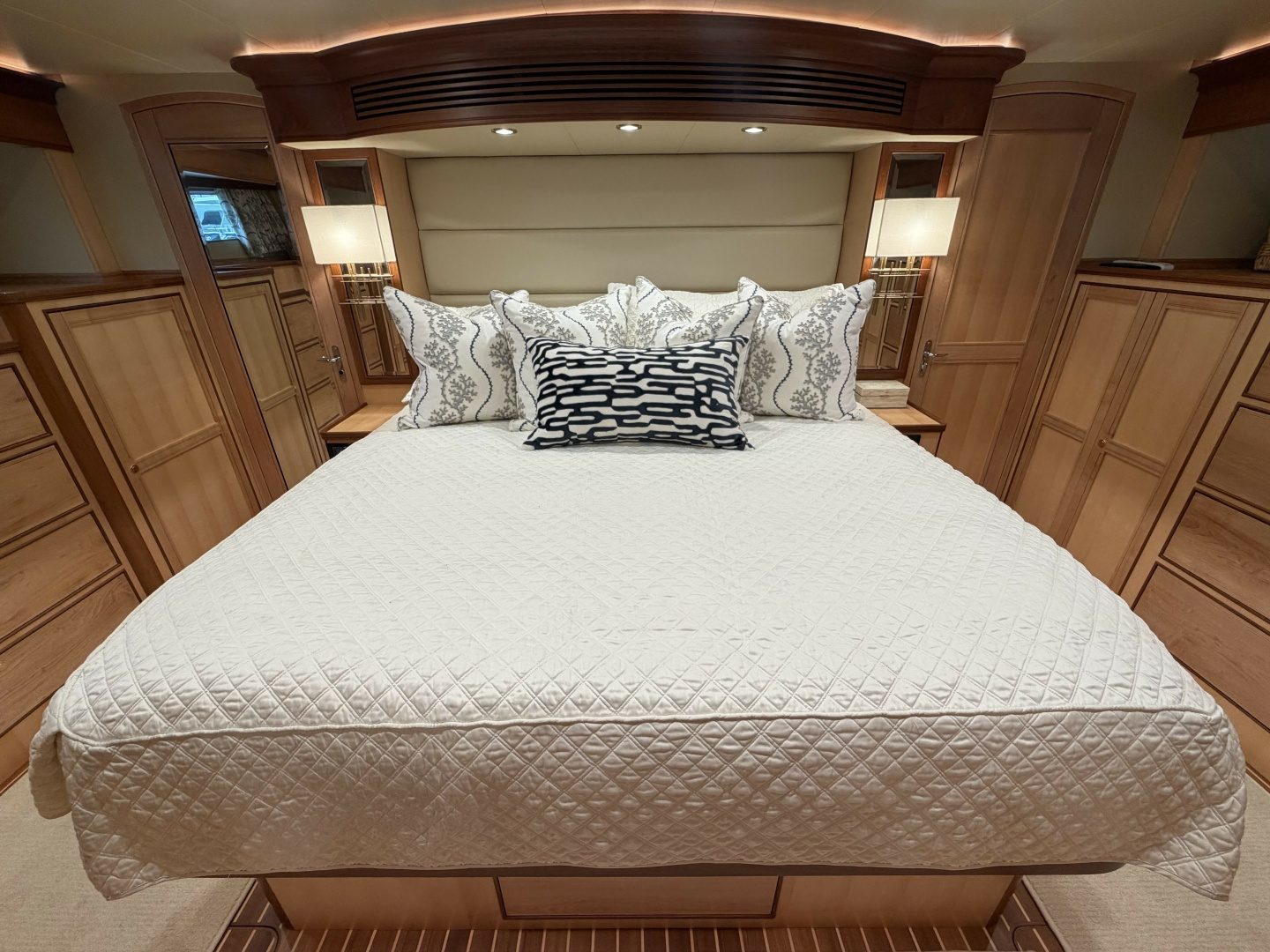 2021 Marlow Explorer 62E "JIA" - photo 2