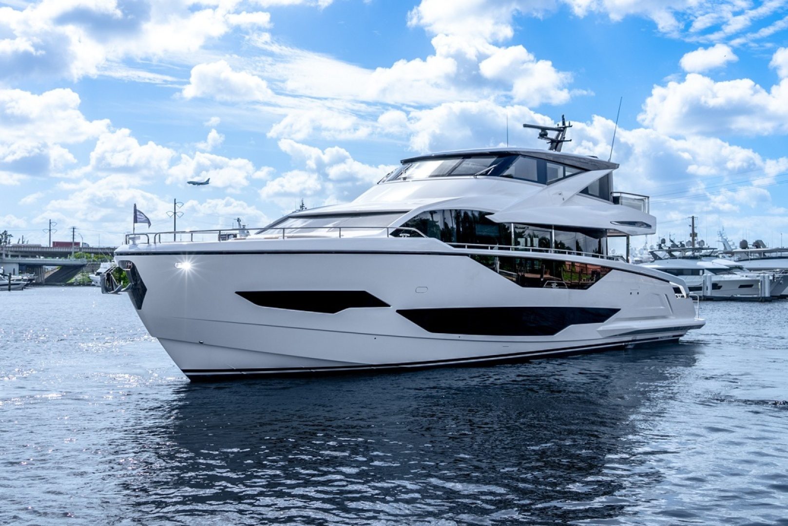 2025 Sunseeker 90 Ocean Enclosed - photo 2