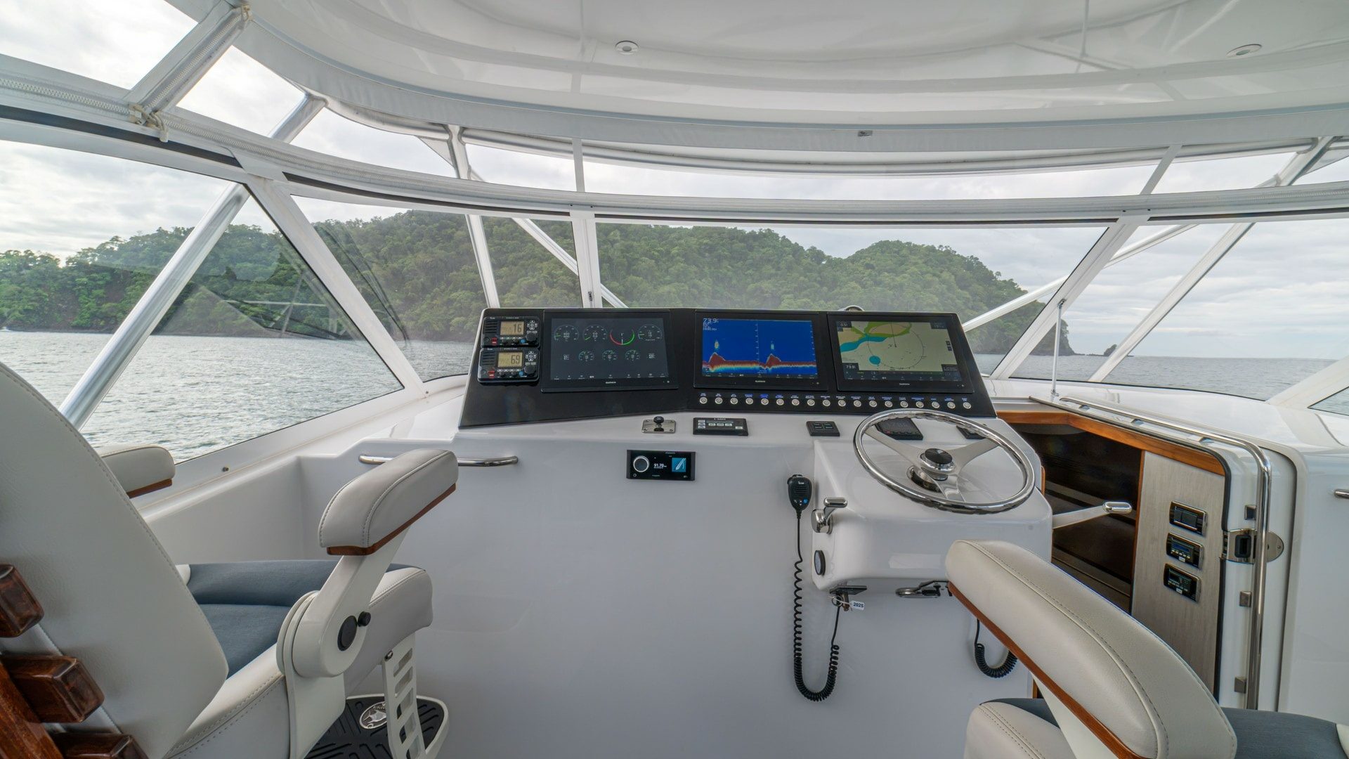 2020 Cabo 40 Express "Knot Working" - photo 2