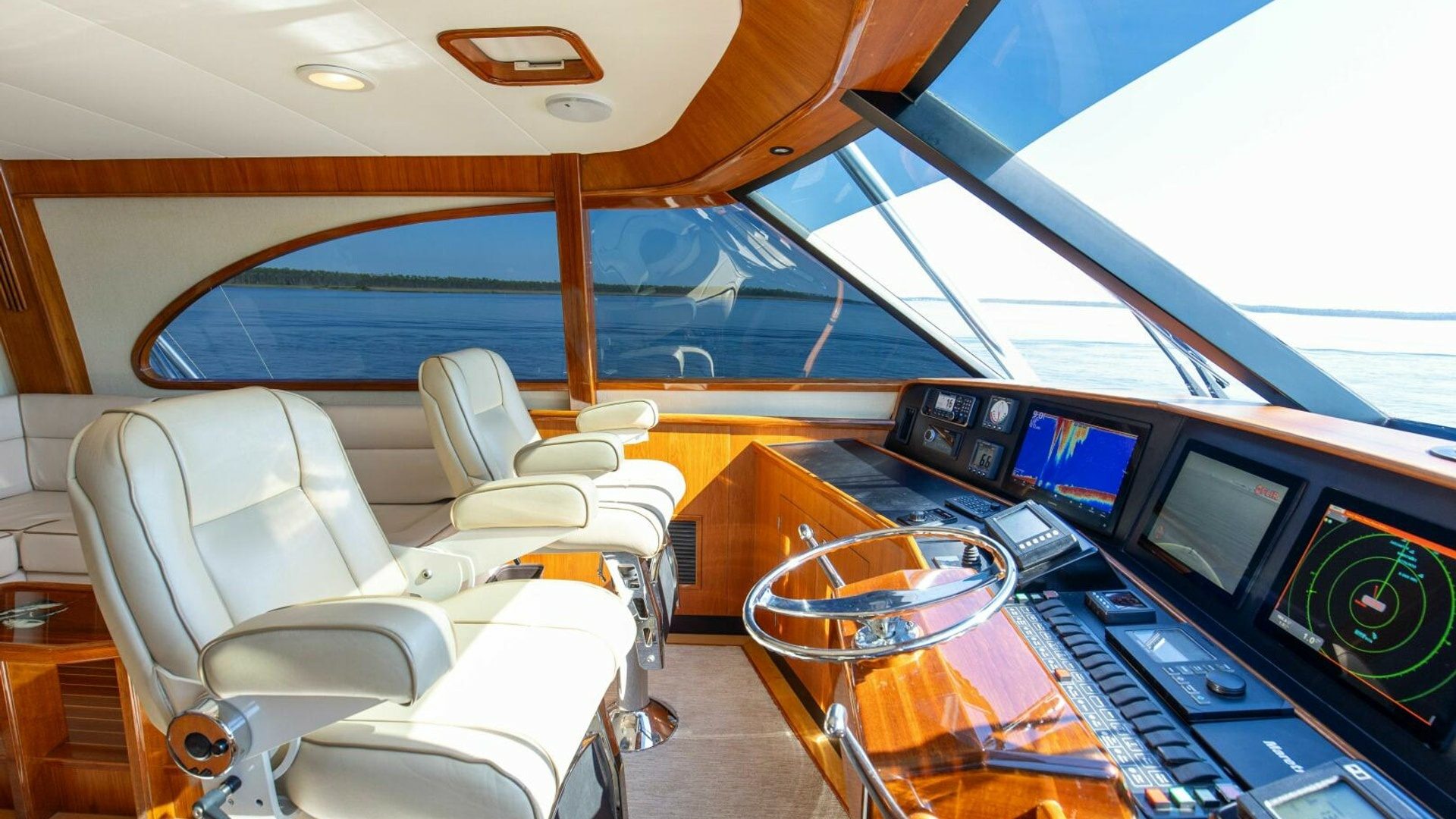 2005 Whiticar 76 Enclosed Bridge "Badonkadonk" - photo 3