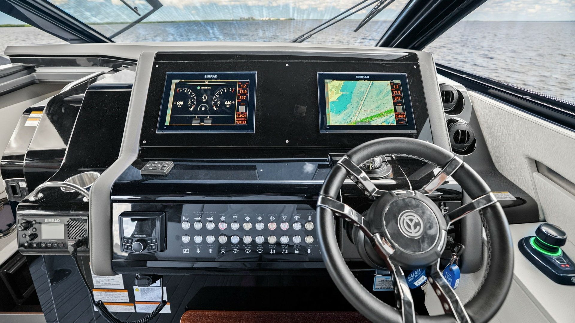 2023 Cruisers Yachts 42 GLS "Salinte" - photo 2