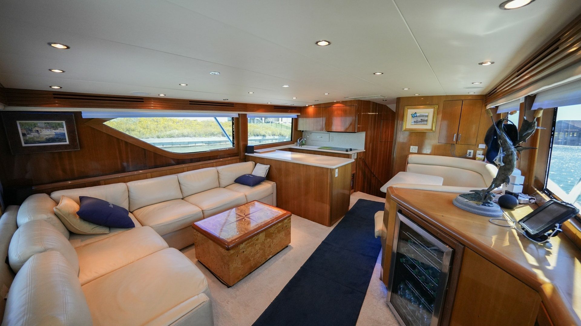 2001 Hatteras 60 Convertible "Uno Mas" - photo 2
