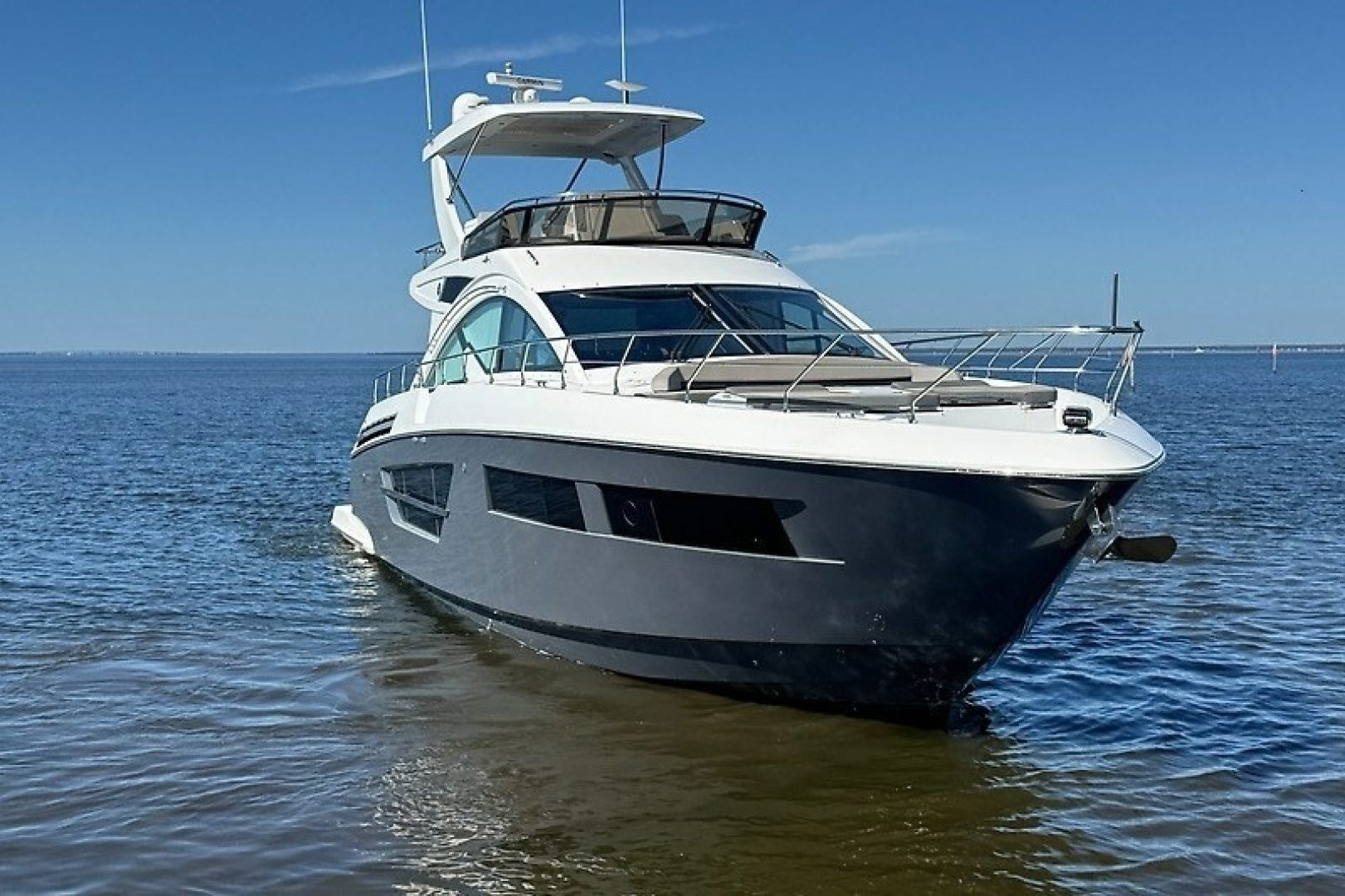2023 Cruisers Yachts 60 Fly "Miss Tracey Lane" - photo 2