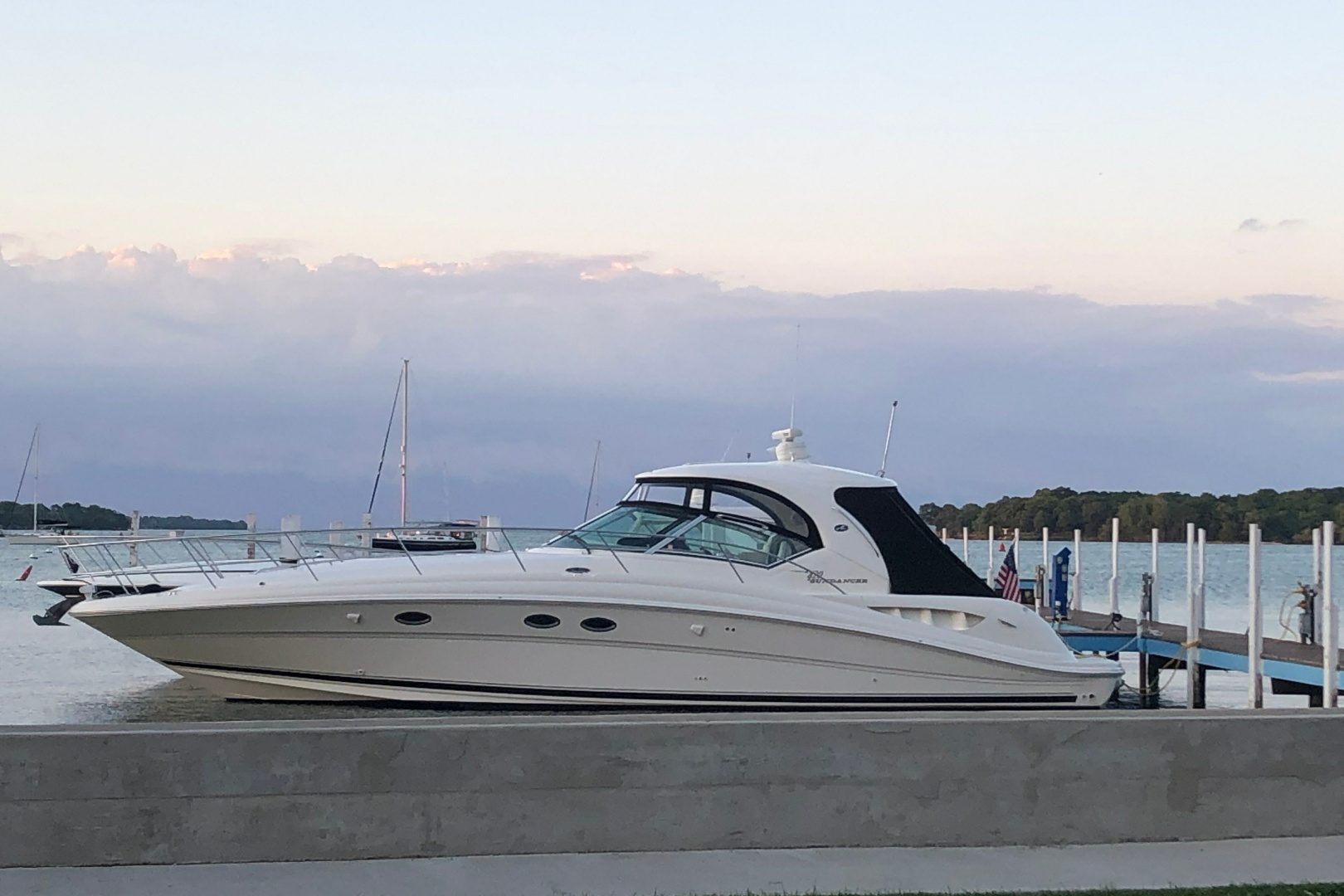 2004 Sea Ray 420 Sundancer - photo 2